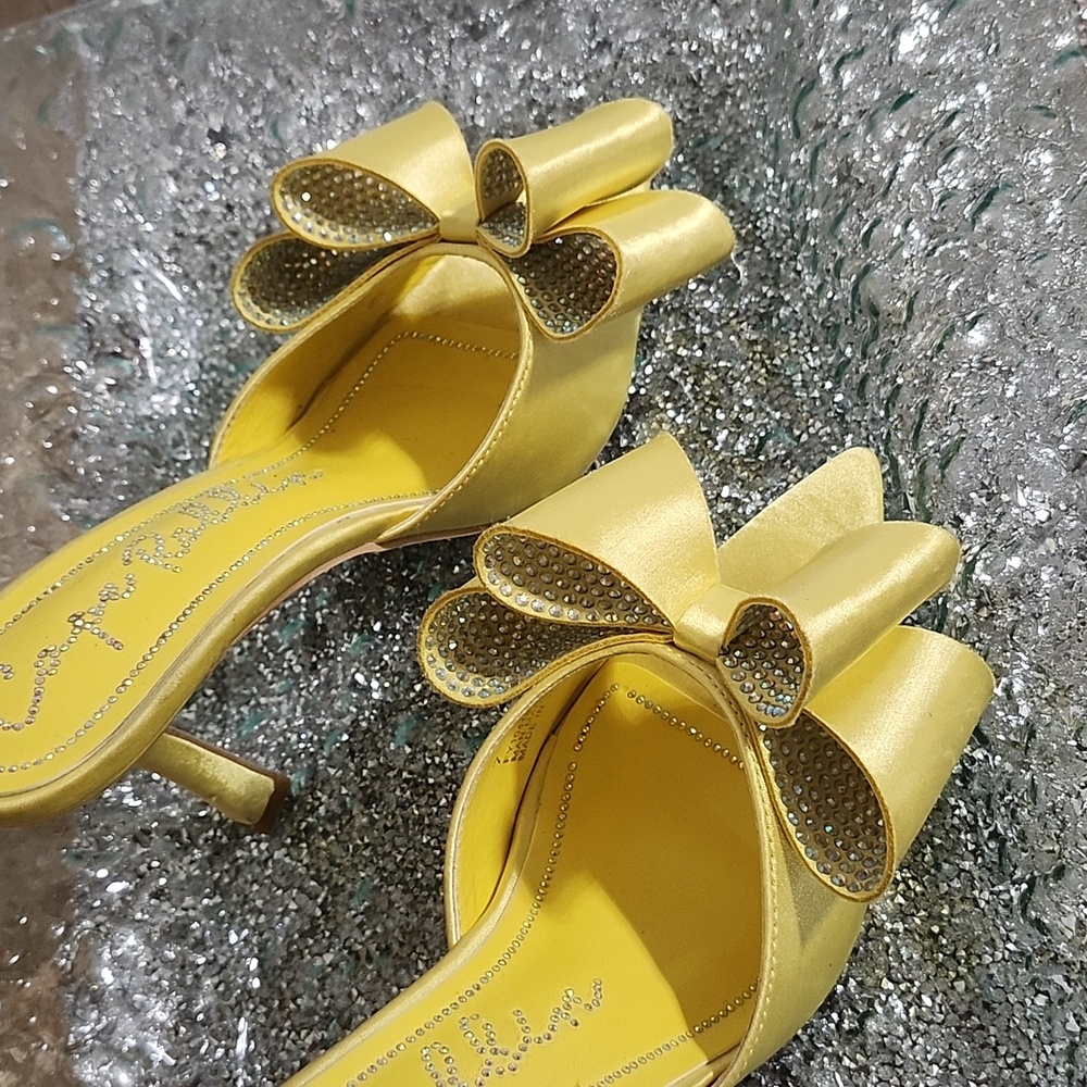 Bright sparkly yellow heels - Picture 4 of 4